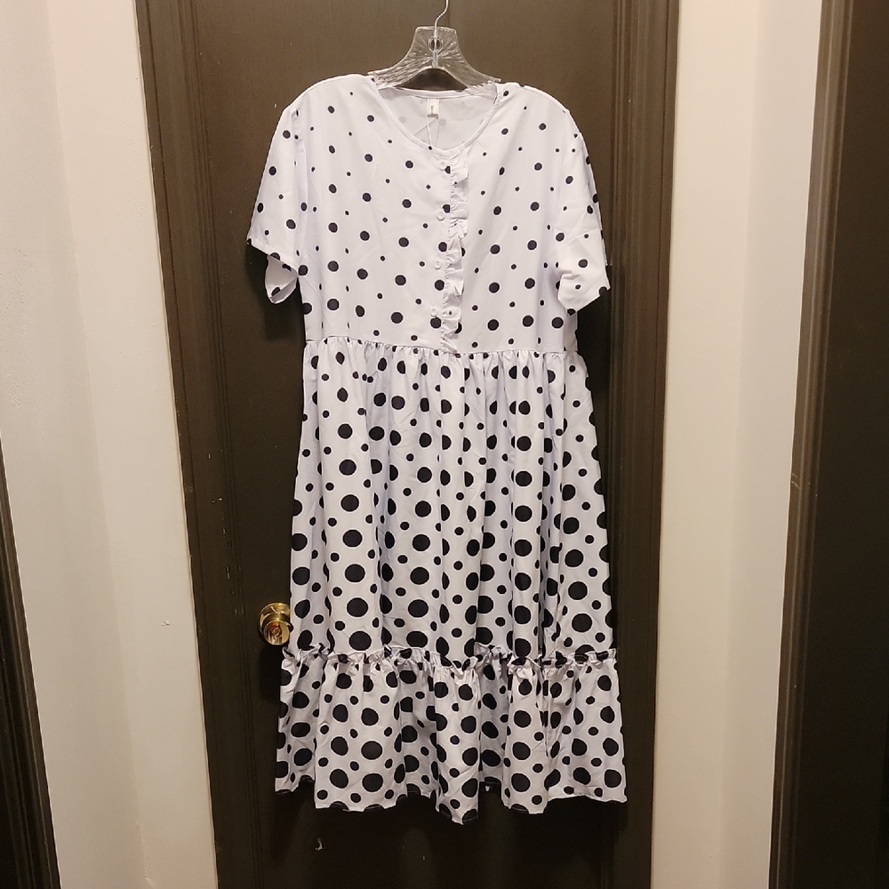 Adorable Polka Dot Dress NWT  XL